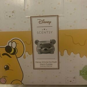 Scentsy Disney Winnie the Pooh Warmer - Yellow and Gray